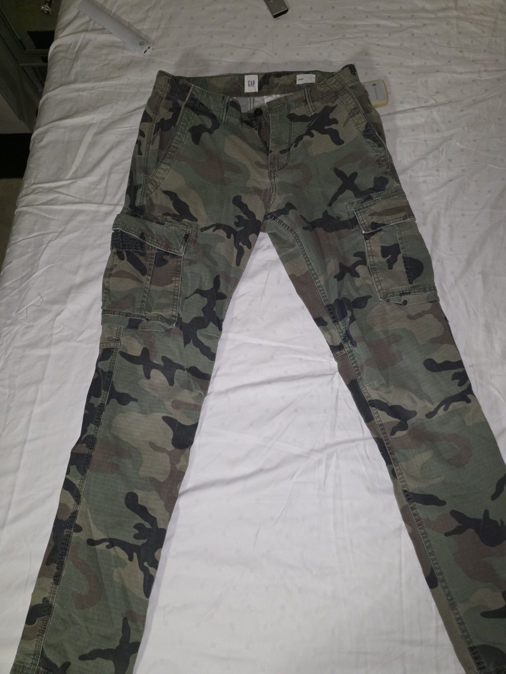GAP Women’s Camouflage Cargo Jeans - Green Camo